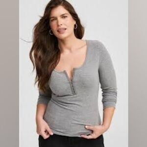 Torrid Long Sleeve Ribbed Henley w/ Hook & Eye Closure in Gray